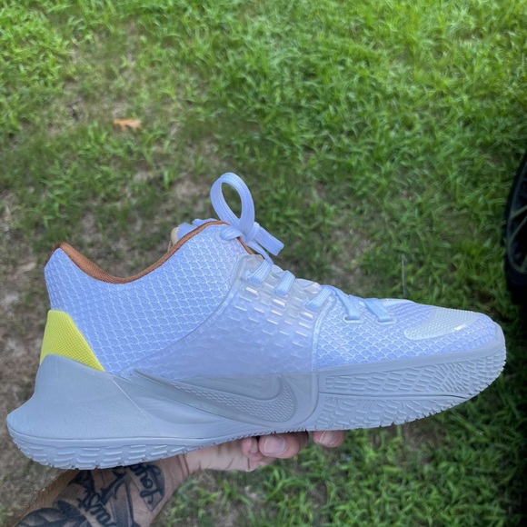 Kyrie II Sandy Cheeks never worn sz 10 - Picture 7 of 7